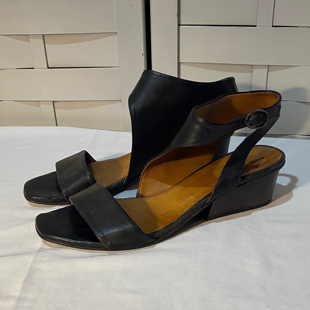 Coclico Black Women's Open-Toe Sandals